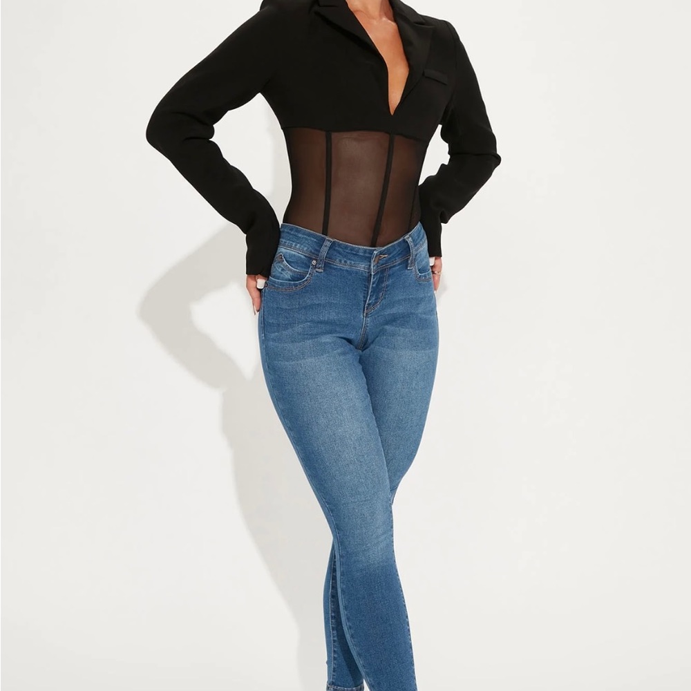 Fashion nova women’s Show Off Low Rise Skinny Jeans - Dark Wash size 7